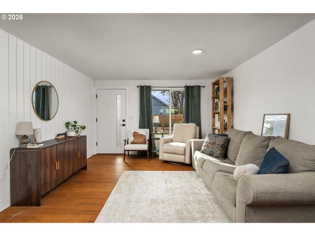 2519 E 35TH St, Vancouver, WA 98663