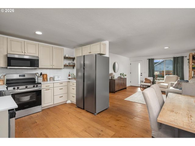 2519 E 35TH St, Vancouver, WA 98663