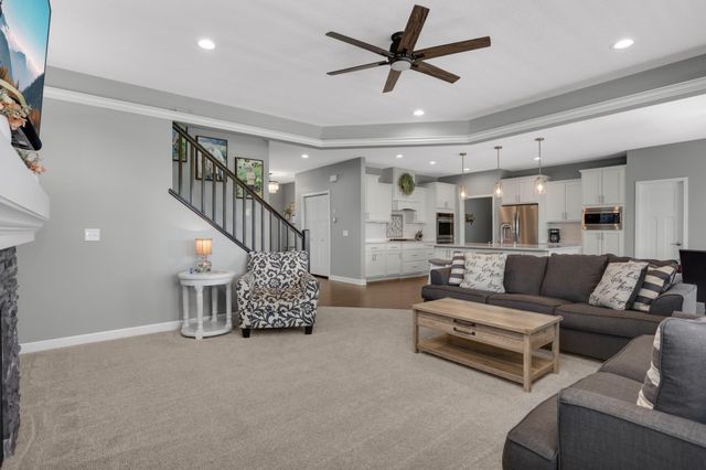 8476 200th Street W, Lakeville, MN 55044