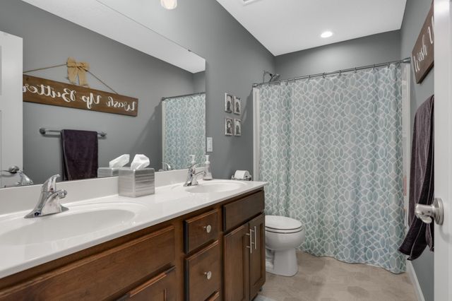 8476 200th Street W, Lakeville, MN 55044
