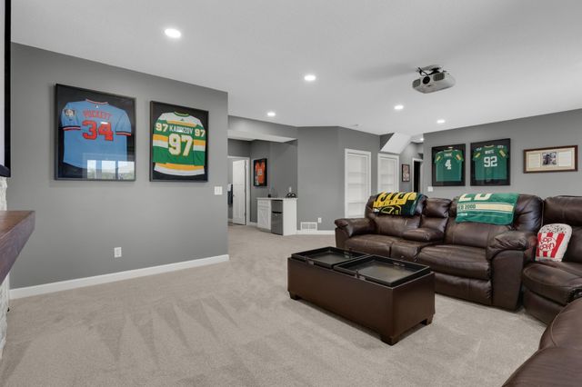 8476 200th Street W, Lakeville, MN 55044