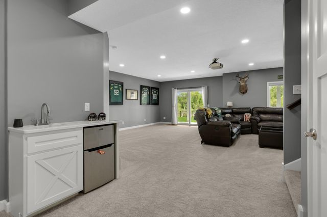 8476 200th Street W, Lakeville, MN 55044