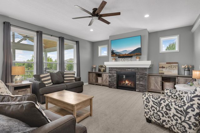 8476 200th Street W, Lakeville, MN 55044