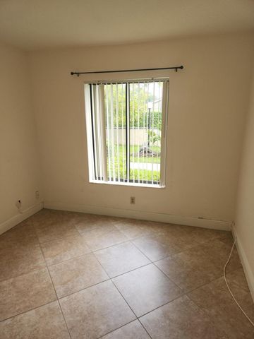 702 Sunny Pine Way G1, Greenacres, FL 33415