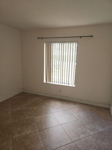 702 Sunny Pine Way G1, Greenacres, FL 33415