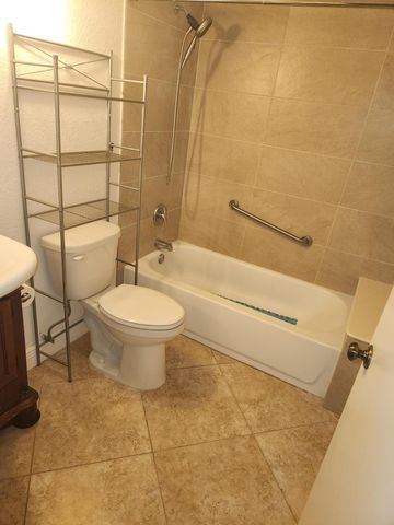702 Sunny Pine Way G1, Greenacres, FL 33415