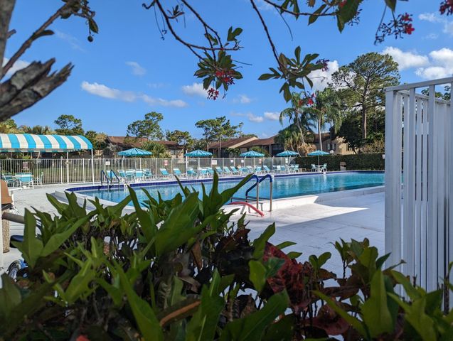 702 Sunny Pine Way G1, Greenacres, FL 33415