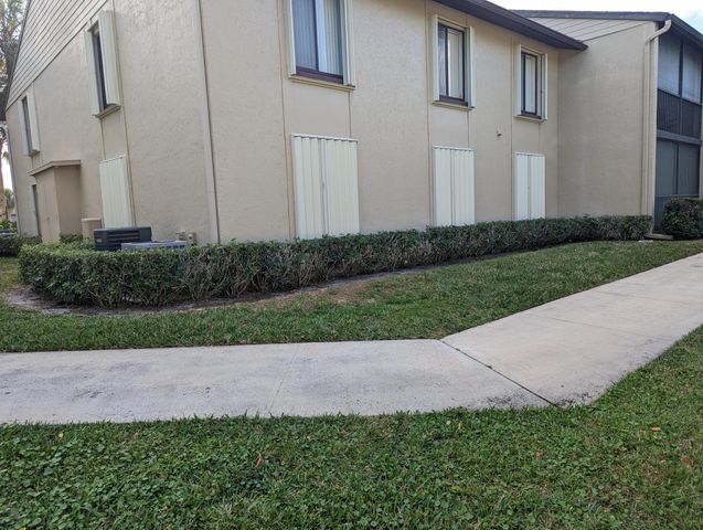 702 Sunny Pine Way G1, Greenacres, FL 33415