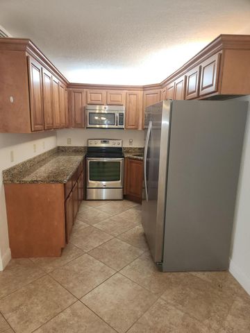 702 Sunny Pine Way G1, Greenacres, FL 33415