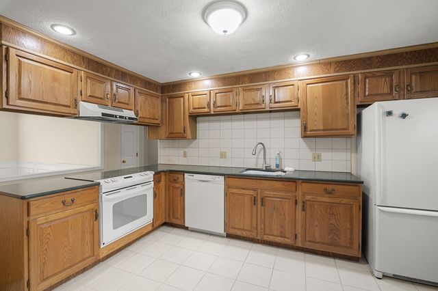 16 Hilltop Drive UNIT 16, Sandwich, MA 02563