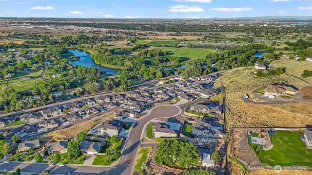 3560 Orchard St, West Richland, WA 99353