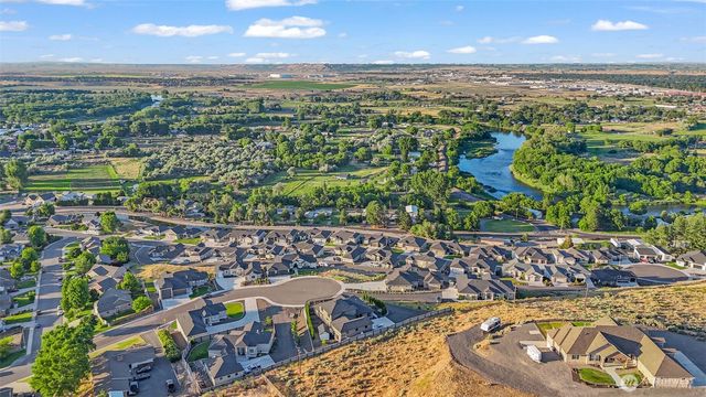 3560 Orchard St, West Richland, WA 99353