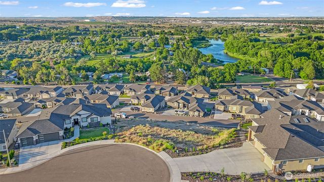 3560 Orchard St, West Richland, WA 99353