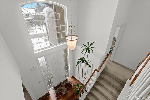 49681 S Glacier, Northville, MI 48168