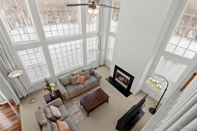 49681 S Glacier, Northville, MI 48168