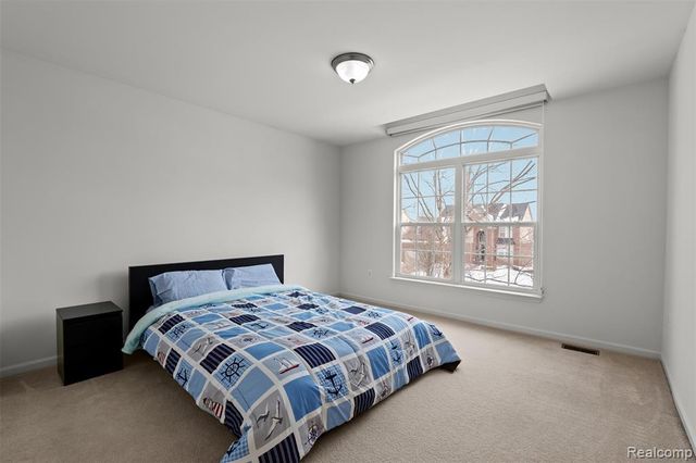 49681 S Glacier, Northville, MI 48168