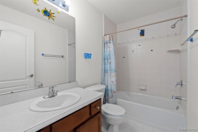 49681 S Glacier, Northville, MI 48168