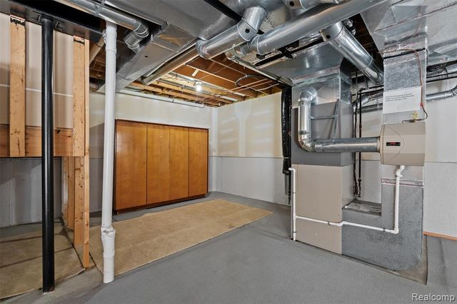 49681 S Glacier, Northville, MI 48168