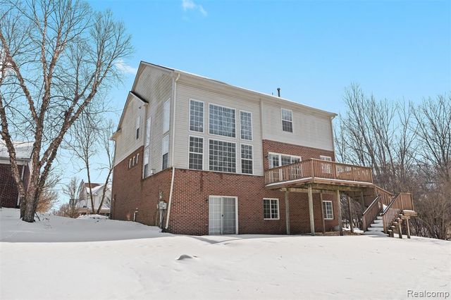 49681 S Glacier, Northville, MI 48168