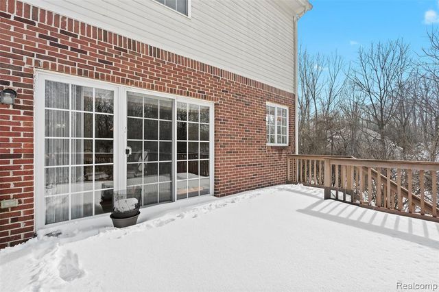 49681 S Glacier, Northville, MI 48168