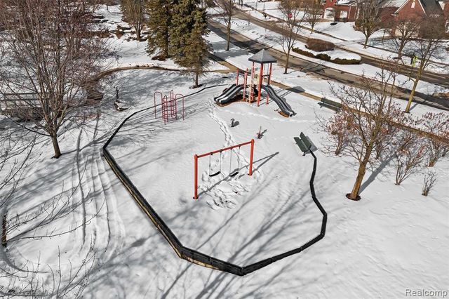 49681 S Glacier, Northville, MI 48168