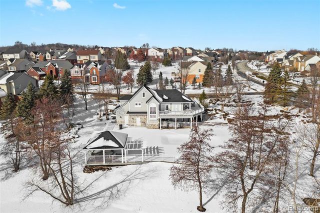 49681 S Glacier, Northville, MI 48168