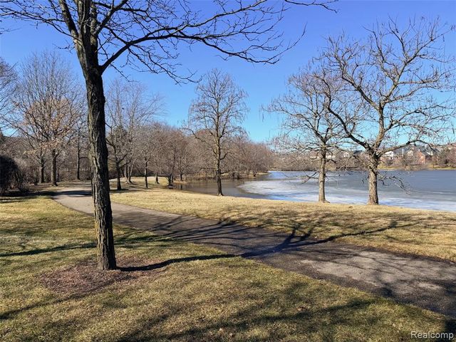 49681 S Glacier, Northville, MI 48168