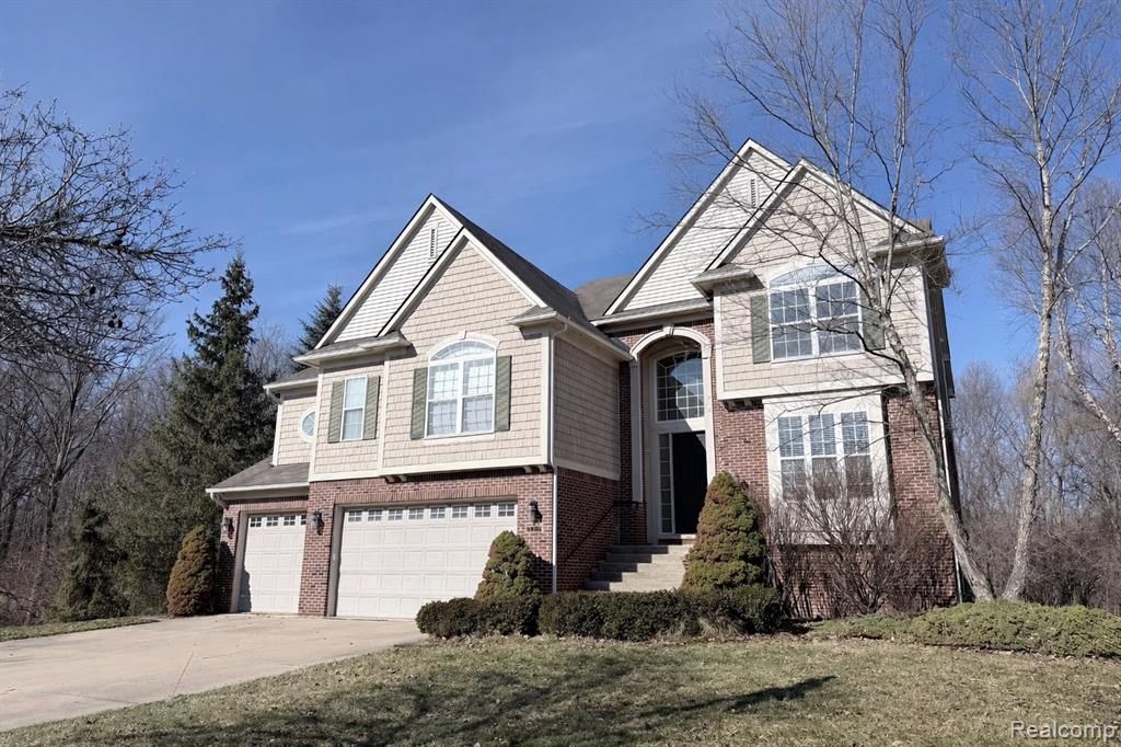 49681 S Glacier, Northville, MI 48168