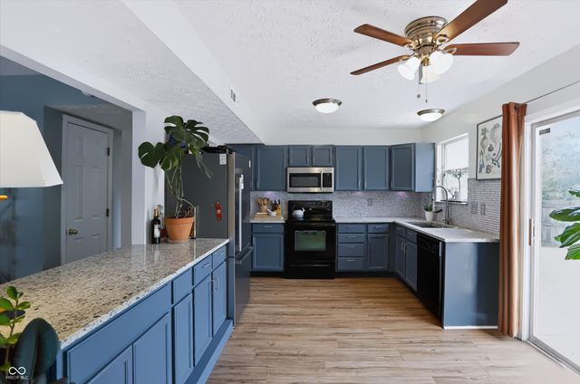 6105 Lakeside Manor Avenue, Indianapolis, IN 46254