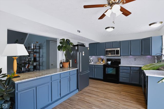 6105 Lakeside Manor Avenue, Indianapolis, IN 46254