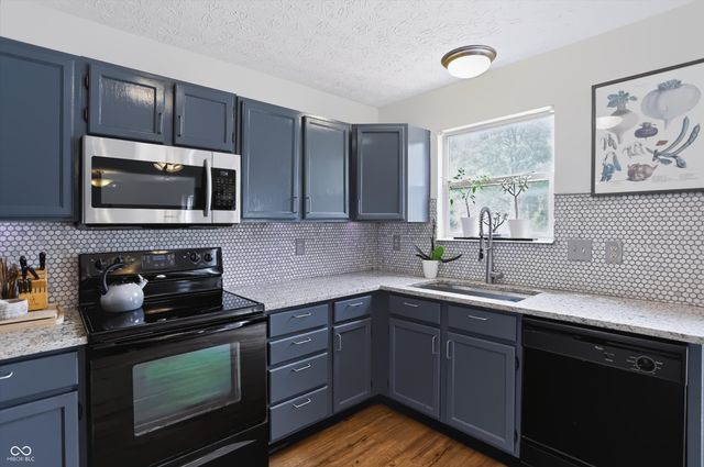 6105 Lakeside Manor Avenue, Indianapolis, IN 46254