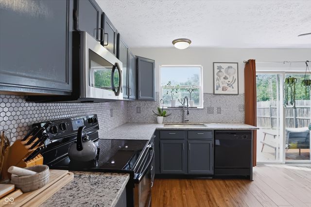 6105 Lakeside Manor Avenue, Indianapolis, IN 46254