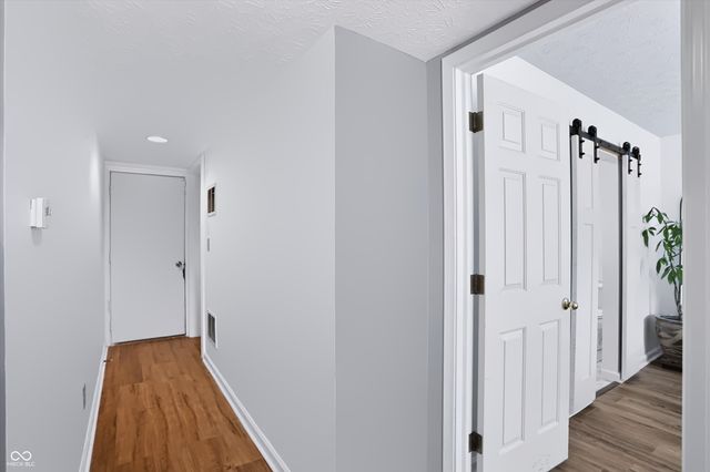 6105 Lakeside Manor Avenue, Indianapolis, IN 46254
