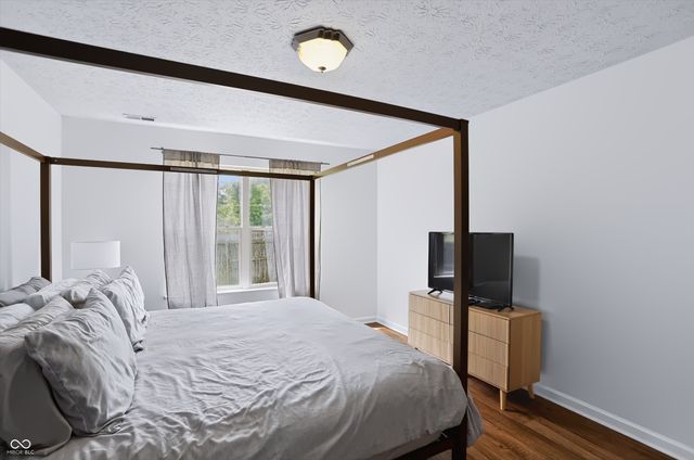 6105 Lakeside Manor Avenue, Indianapolis, IN 46254