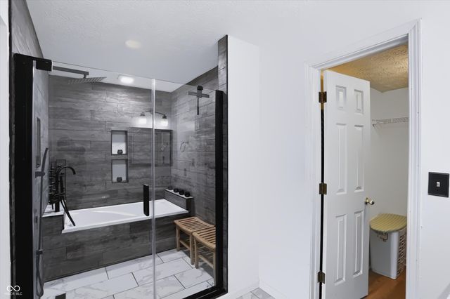 6105 Lakeside Manor Avenue, Indianapolis, IN 46254