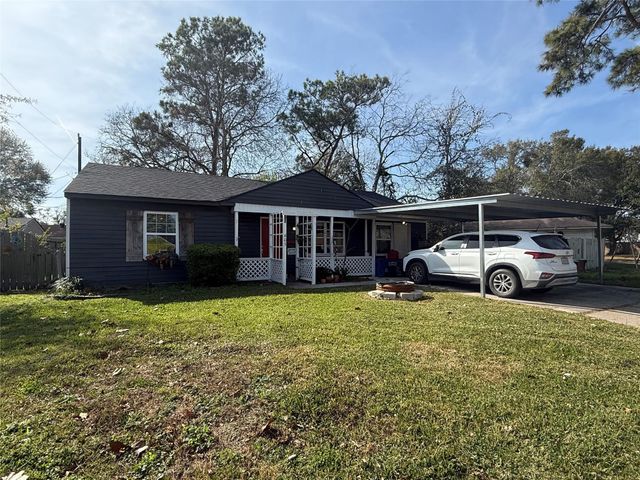 603 Briarwood Drive, Baytown, TX 77520