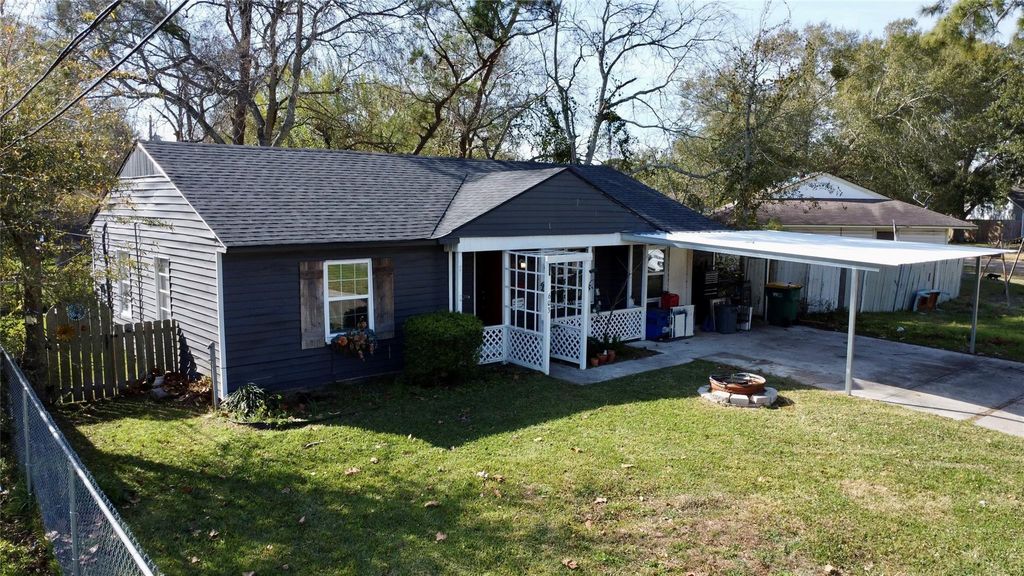 603 Briarwood Drive, Baytown, TX 77520