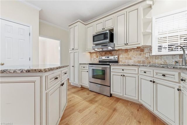 4332 Southern Oak Drive, High Point, NC 27265