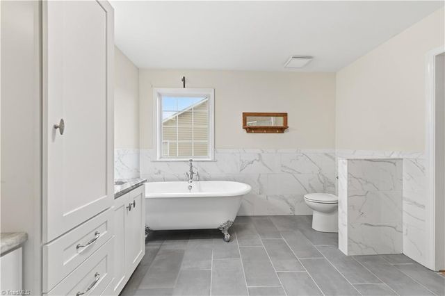 4332 Southern Oak Drive, High Point, NC 27265