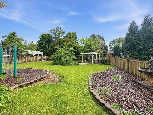 4332 Southern Oak Drive, High Point, NC 27265
