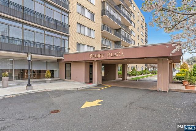2185 Lemoine Avenue 2C, Fort Lee, NJ 07024