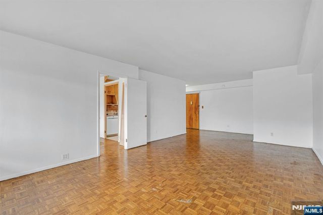 2185 Lemoine Avenue 2C, Fort Lee, NJ 07024