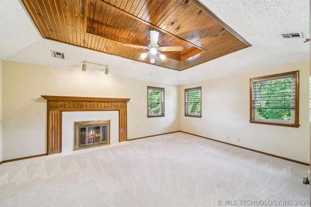 1625 Cherokee Hills Drive, Bartlesville, OK 74006