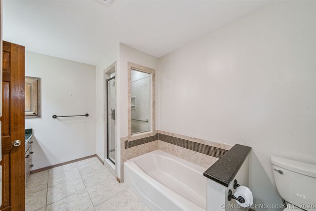 1625 Cherokee Hills Drive, Bartlesville, OK 74006