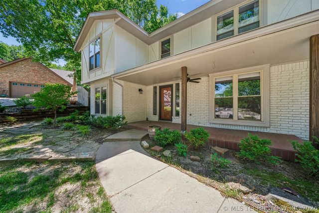 1625 Cherokee Hills Drive, Bartlesville, OK 74006