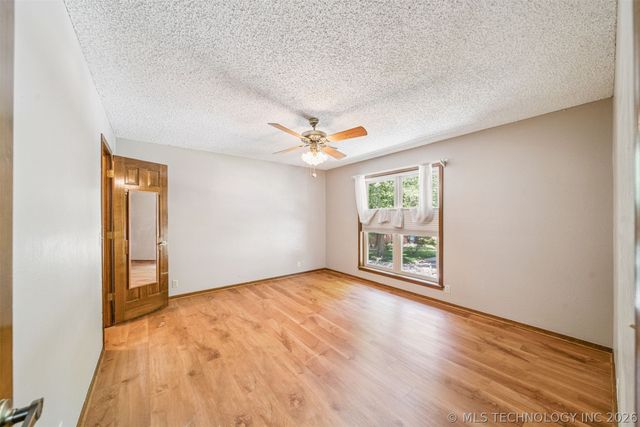 1625 Cherokee Hills Drive, Bartlesville, OK 74006