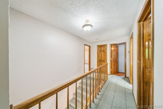 1625 Cherokee Hills Drive, Bartlesville, OK 74006