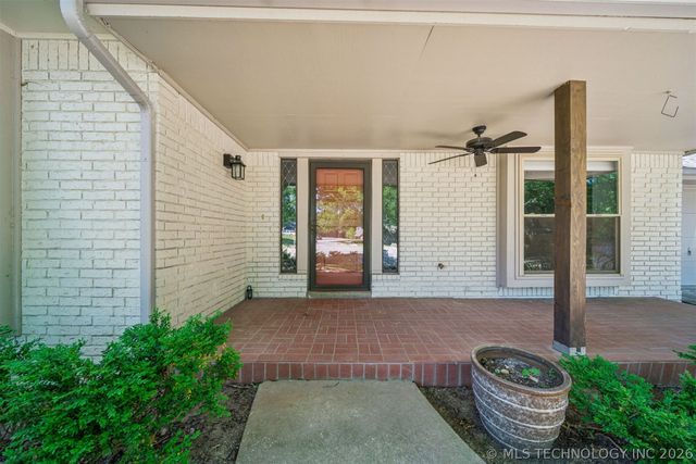 1625 Cherokee Hills Drive, Bartlesville, OK 74006