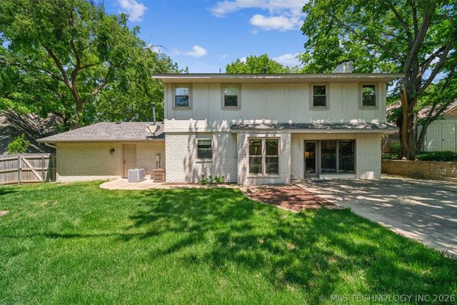 1625 Cherokee Hills Drive, Bartlesville, OK 74006