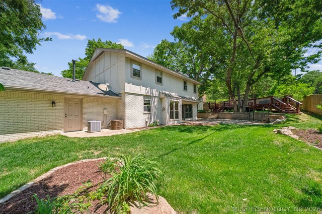 1625 Cherokee Hills Drive, Bartlesville, OK 74006